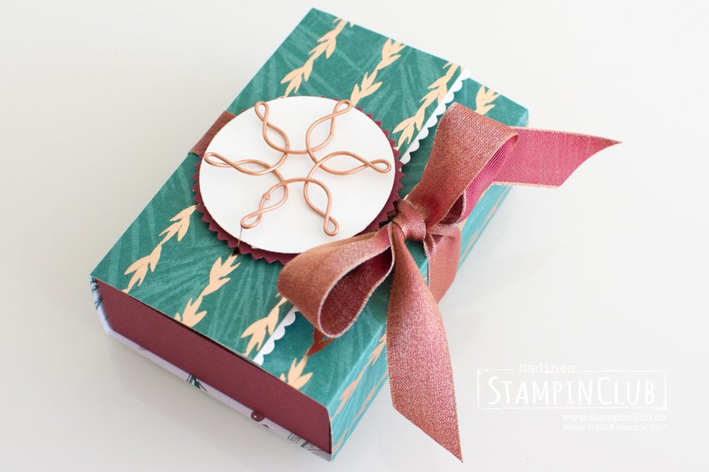 Stampin' Up!, StampinClub, Naschbox, DSP Weihnachtszeit, Drahtakzente Schneeflocken & Sterne