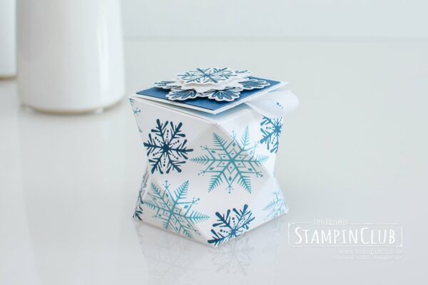Stampin' Up!, StampinClub, Verpackung, Mini-Facetten-Box, Flockenwünsche, Merry Snowflakes, Stanzformen, Bestickte Schneeflocken, Stitched Snowflakes Dies