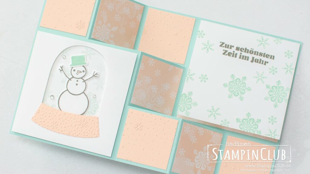 Stampin' Up!® Treppenkarte, Designerpapier in der Schneekugel, Snowy Scenes DSP, Spass im Schnee, Stanzformen Spaß im Schnee, Snowy Wonder Dies, STEMPELSET SPASS IM SCHNEE, SNOWY WONDER STAMP SET, STANZFORMEN SPASS IM SCHNEE, SNOWY WONDER DIES, 3D-Prägeform Zauberhaftes Schneegestöber, Snowflake Sky 3D Embossing Folder